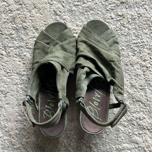 Blowfish W10 army green wedge